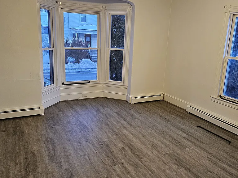185 Forest St #1 — Photo 3