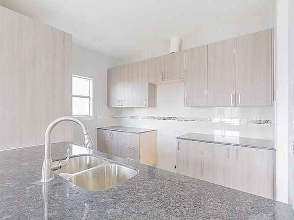 4th image of 2703 Larkspur Ave #2