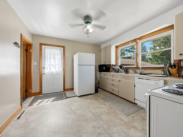 20 Delrex Blvd — Photo 12