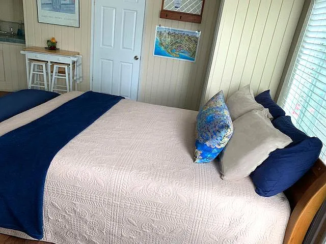 Studio, 350 sqft, $2,200 — Photo 4