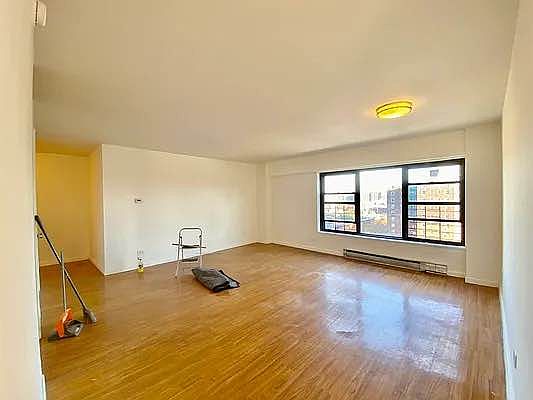 3rd image of 410 Saint Nicholas Ave #11J