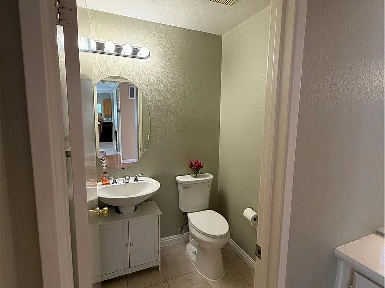 554 Robins Pl — Photo 6