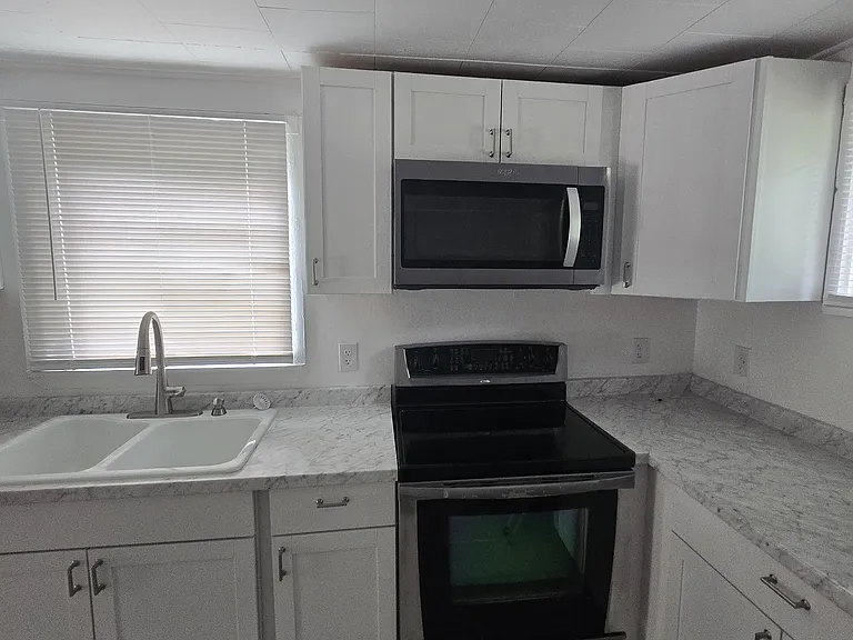 2222 Edgar St — Photo 16