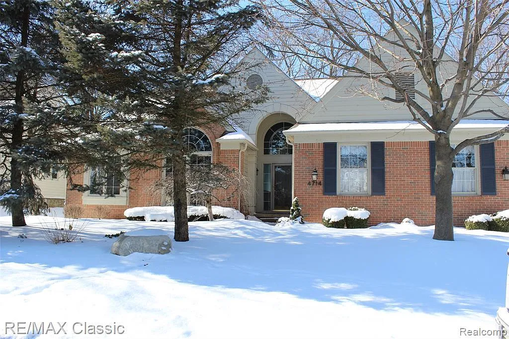 4714 Huntington Dr photo 1