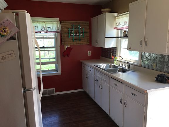 3rd image of 118 N Gilman Ave
