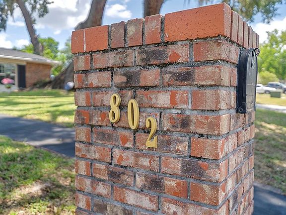 2nd image of 802 Hastings Dr