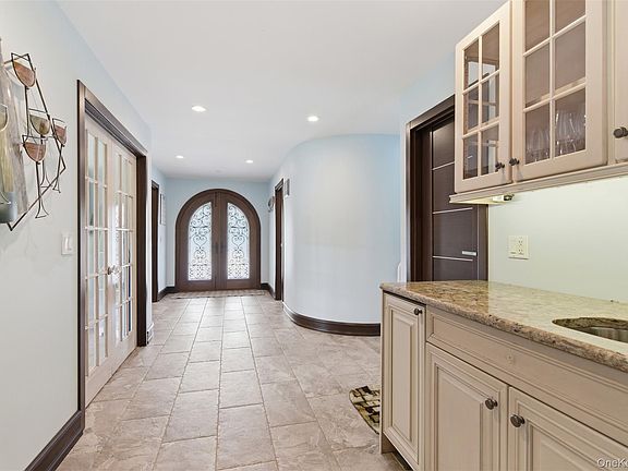4th image of 14 Beach Plum Lane