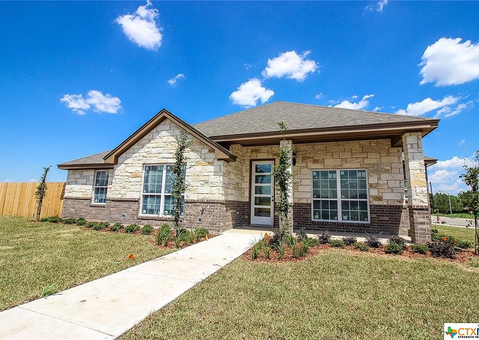 1st image of 3009 Crystal Ann Dr