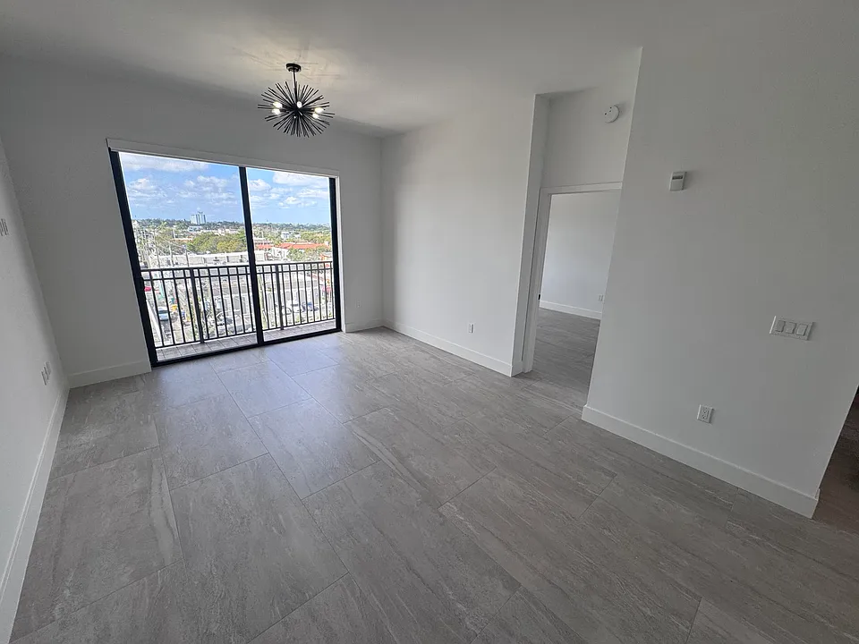 511 Lucerne Ave #Penthouse 611