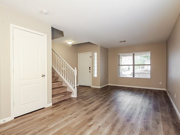 5th image of 2609 N 128th Dr