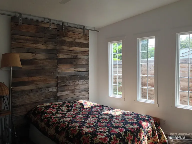 247 Young Ave — Photo 10
