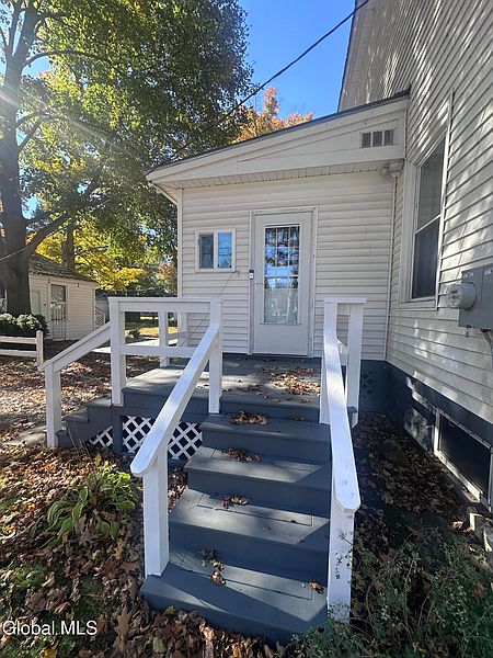 4th image of 22 Maple Street