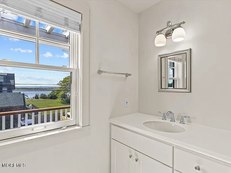 1043 Barnegat Ln — Photo 20