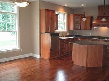 3rd image of 1215 Vineyard Way