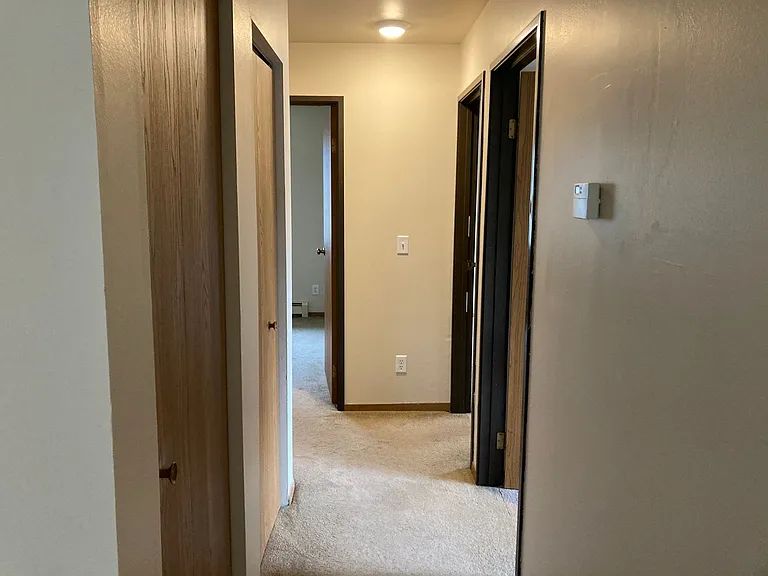 1170 Dodds Dr — Photo 8