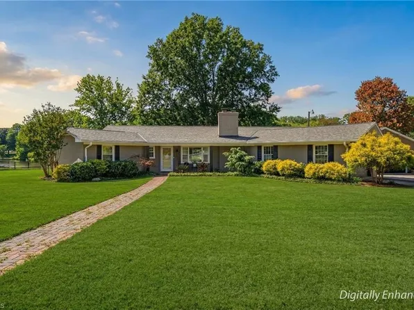 4056 Beaver Brook Rd, Clemmons, NC 27012