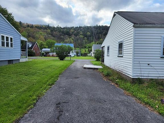 4th image of 473 Meadow Rd