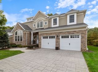 17 Avon Rd, Warren, NJ 07059