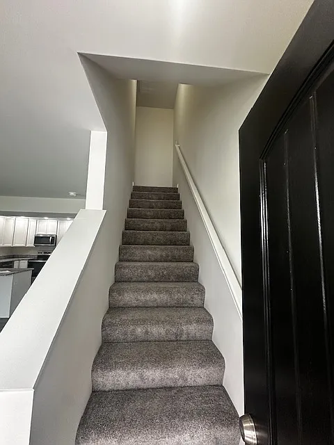 3 bed, 1.5 bath, 1100 sqft, $1,600 — Photo 3