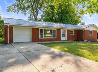 104 Clover Ln, Hartford City, IN 47348