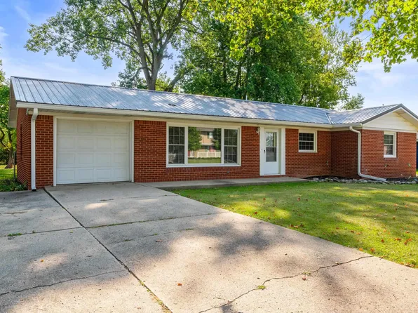 104 Clover Ln, Hartford City, IN 47348