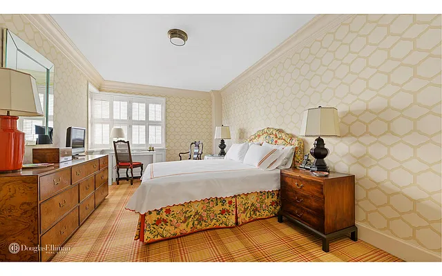 Sold by Douglas Elliman | media 15