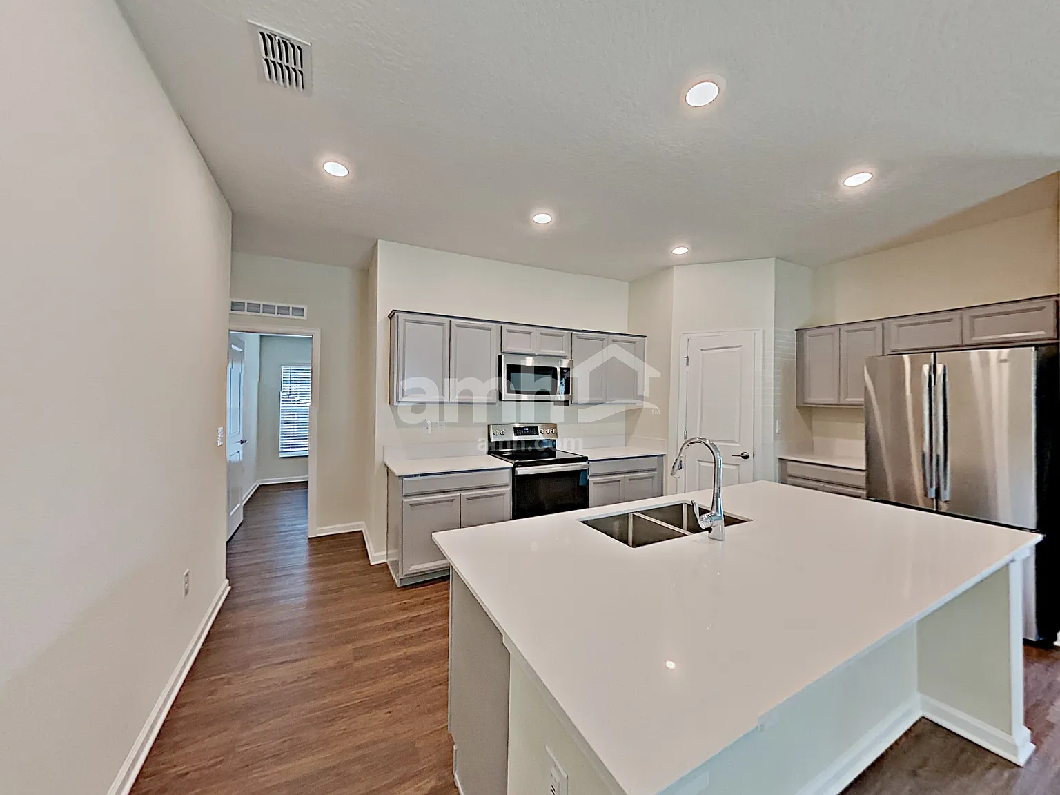 4 bed, 2.0 bath, 1817 sqft, $2,290 — Photo 4