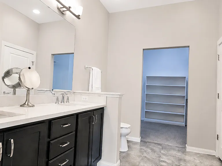 Primary Bathroom/Walk-in Closet