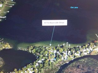 8776 Riverside Dr, Brighton, MI 48116