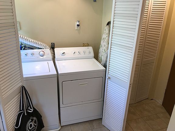 Upstairs large bathroom
