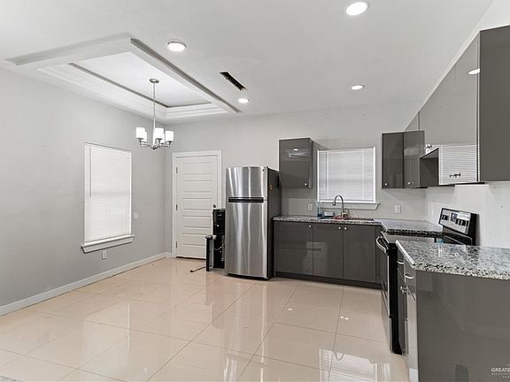 4th image of 1908 Harrison St
