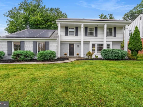 11200 Hunt Club Dr, Potomac, MD 20854