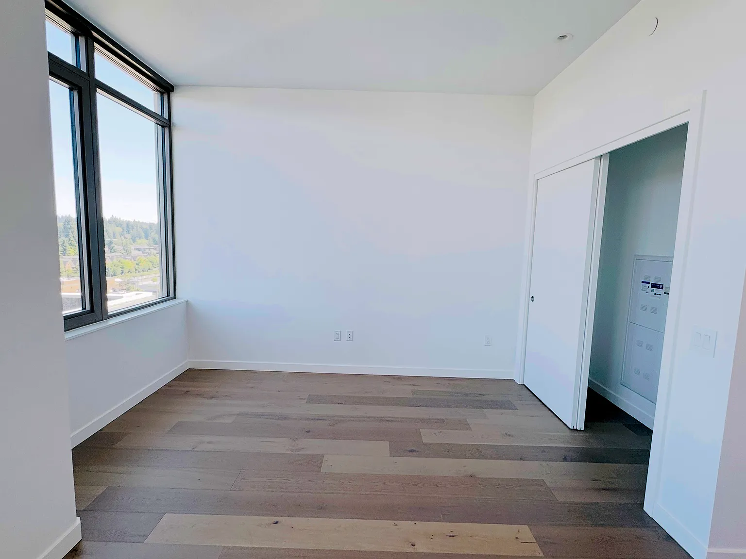 10232 NE 10th St — Photo 3