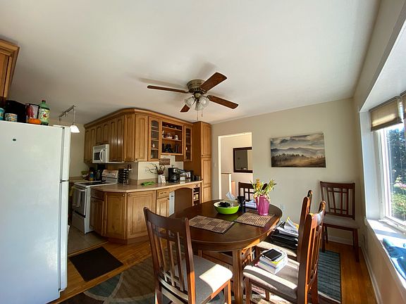 2nd image of 5814 Helmsdale Ln