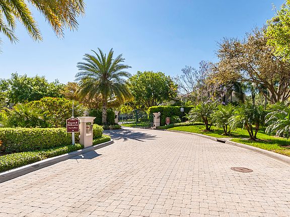 4th image of 5268 Bouchard Cir #201