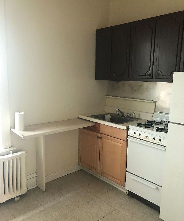 1st image of 137 Dana Ave