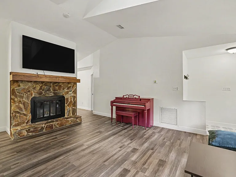 1830 Myrick Rd — Photo 6