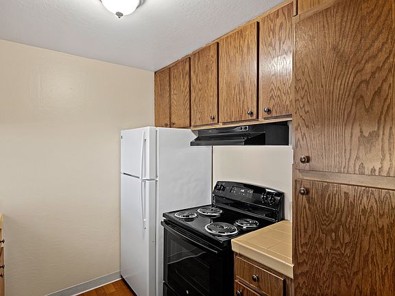 2nd image of 1129 1st St #2B-1Ba