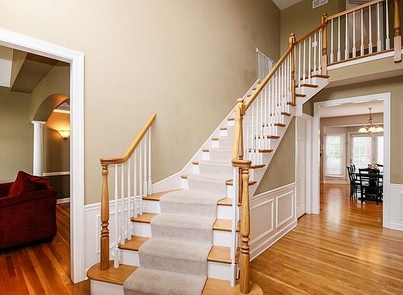 2nd image of 3431 Goldfinch Dr