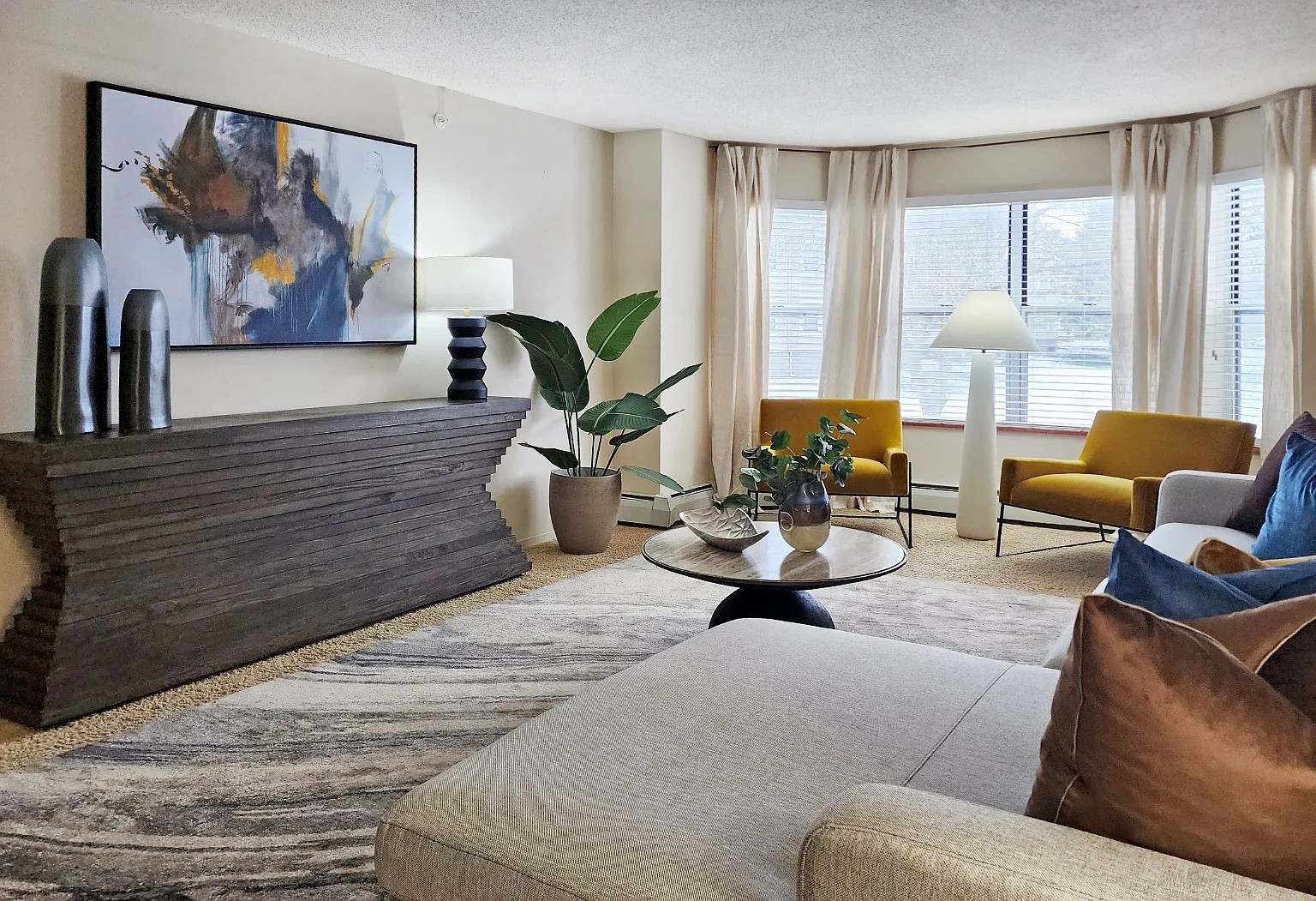 Claremont Apartments — Photo 1