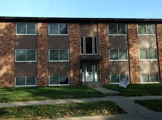 1907 15th St APT F, Silvis, IL 61282