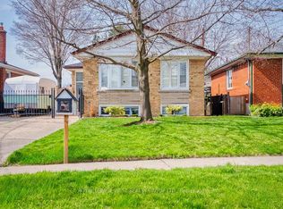 12 Leavenworth Cres, Toronto, ON M9C 1T4