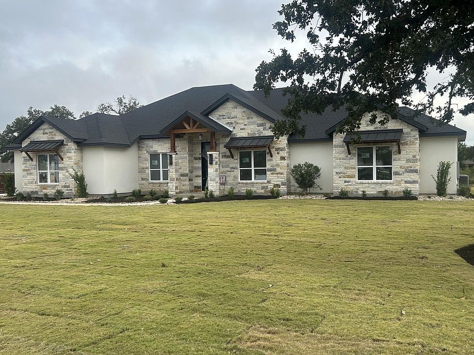 1st image of 320 Lazy Creek Dr