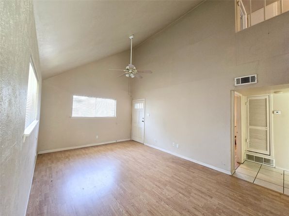 741 Ponderosa Dr, Hurst, TX 76053