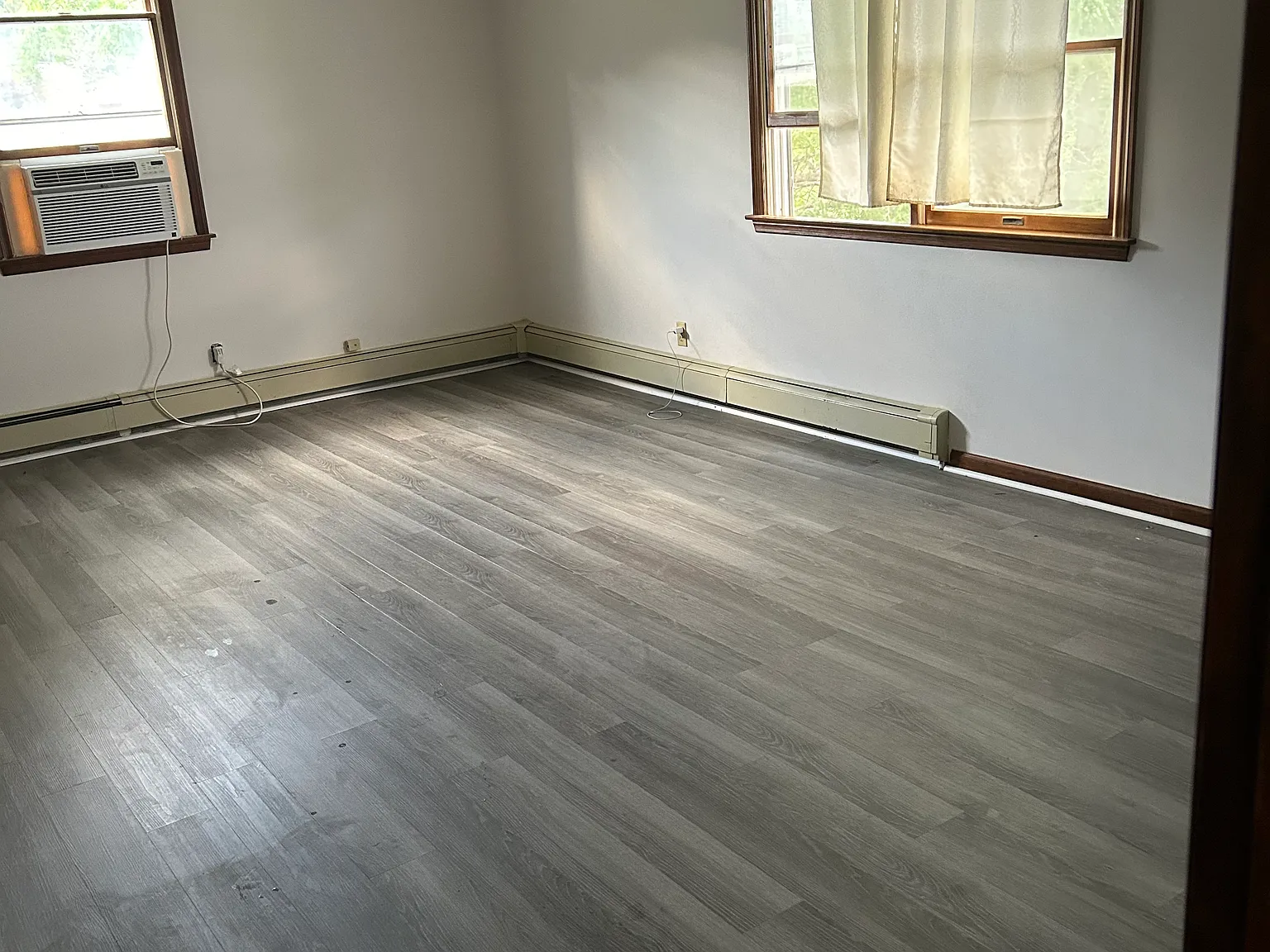 3 bed, 1.5 bath, $1,800 — Photo 4
