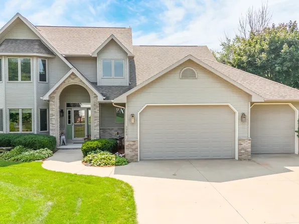 2969 Pine Ridge Rd, Oshkosh, WI 54904