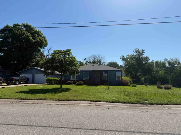 915 N Plum St, Wellington, KS 67152