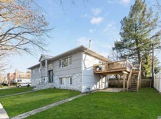 23 Woodland Rd, Valley Stream, NY 11581