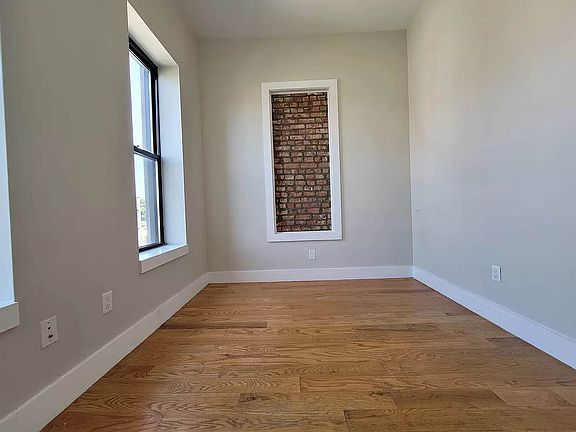 4th image of 772 Jefferson Ave #1A
