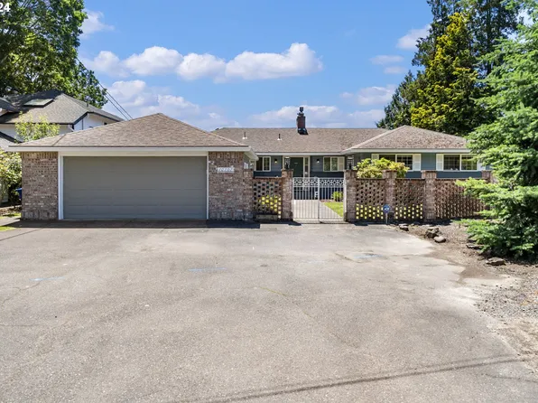 10707 SE Riverway Ln, Milwaukie, OR 97222